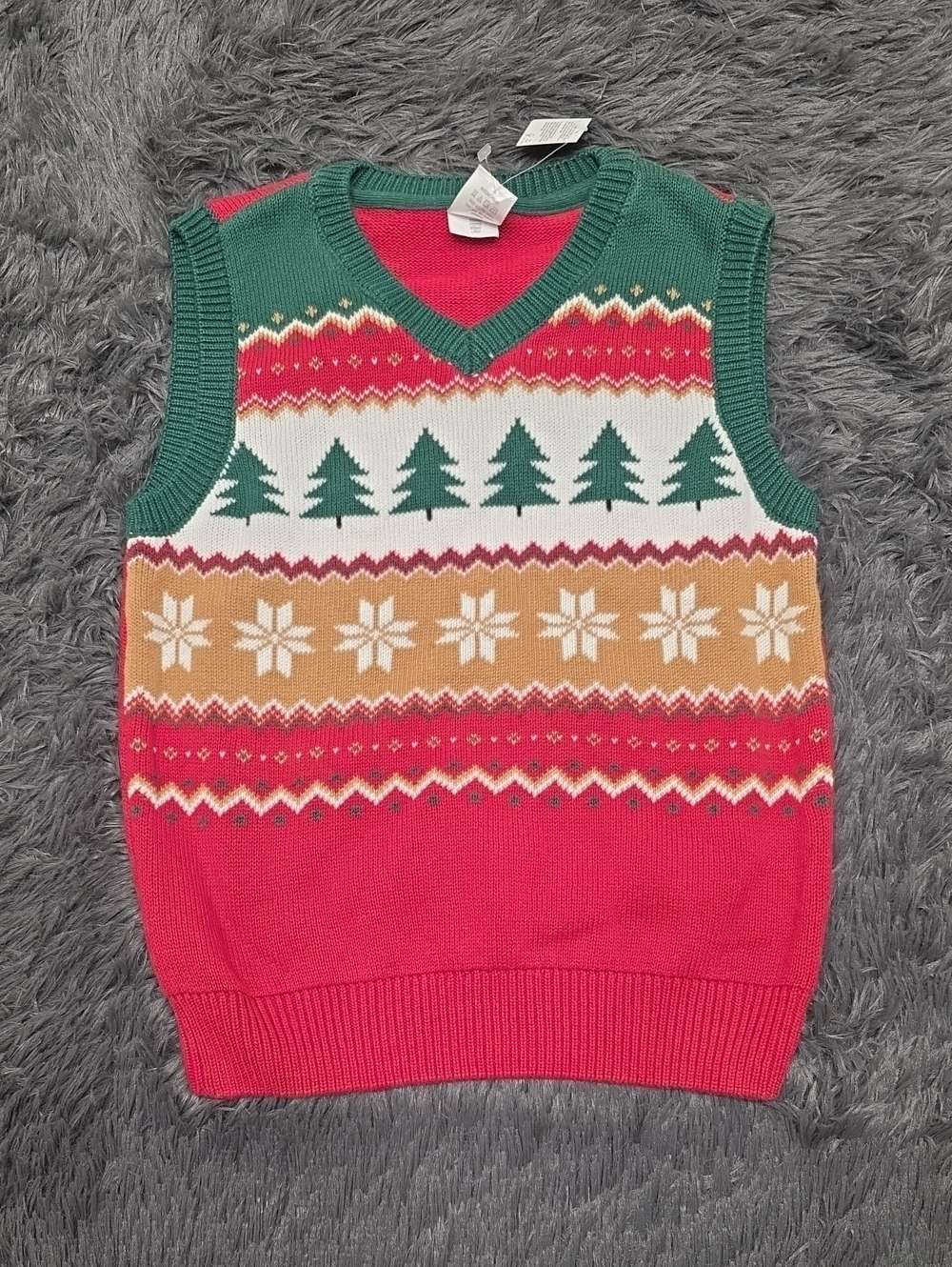 Gymboree- Holiday Fair Isle V-Neck Sweater Vest.  Size 6. NWT
